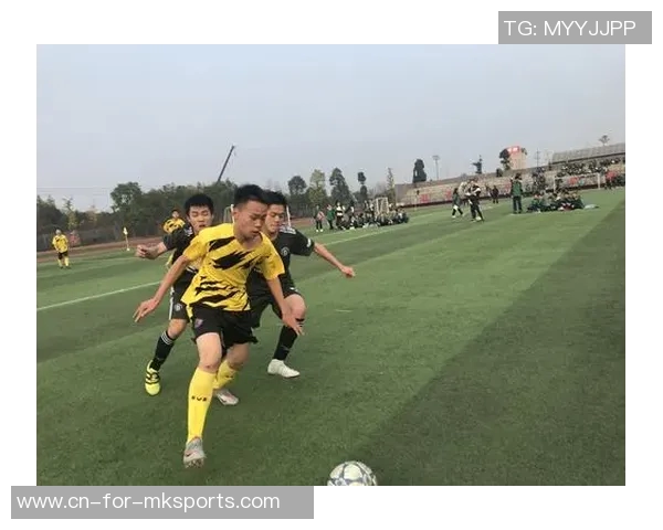 天下足球盛典欢庆时刻尽情展现激情与梦想的完美结合 天下足球盛典欢庆时刻尽情展现激情与梦想的完美结合